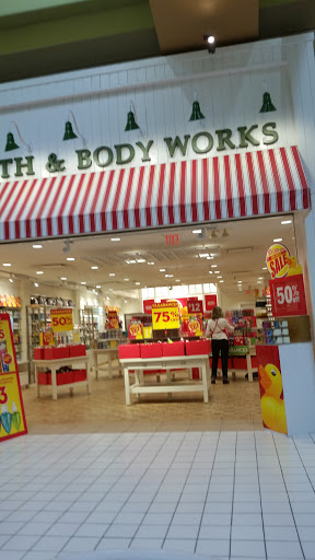Beauty Supply Store «Bath & Body Works», reviews and photos, 831 Lancaster Dr NE, Salem, OR 97301, USA