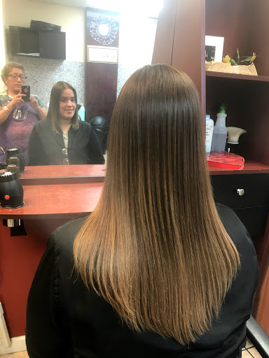 Beauty Salon «Tijeras Latinas Beauty Salon», reviews and photos, 115 Bloomfield Ave, Newark, NJ 07104, USA