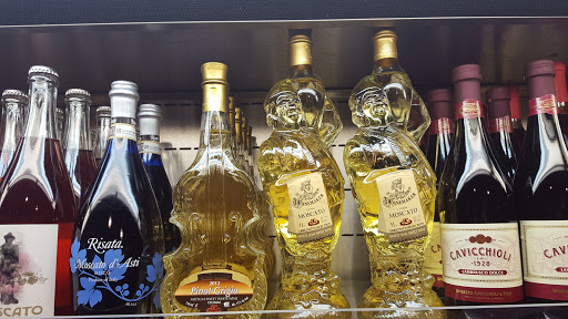 Gourmet Grocery Store «Potomac Gourmet Market», reviews and photos, 180 American Way, Oxon Hill, MD 20745, USA