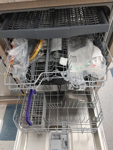 Appliance Store «Famous Tate Appliance & Bedding Centers», reviews and photos, 3790 Tampa Rd, Oldsmar, FL 34677, USA