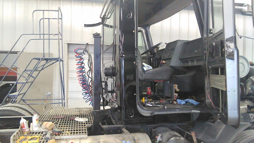 Auto Body Shop «Floyds Knobs Body Repair Inc», reviews and photos, 1808 Beechwood Ave, New Albany, IN 47150, USA