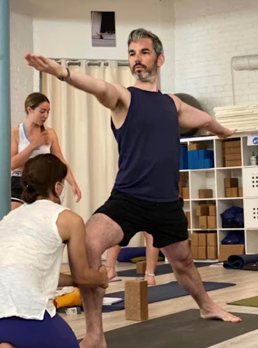 Cours de yoga Ashtanga Yoga Drôme Provençale / Guillaume Siard Colonzelle