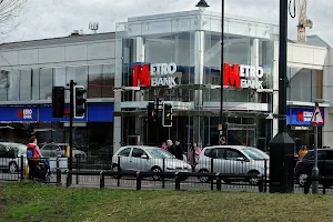 Metro Bank image