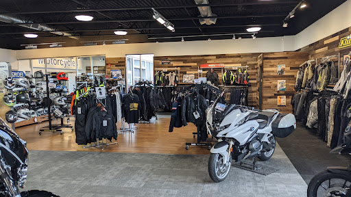 BMW Motorcycle Dealer «BMW Motorcycles of Cleveland», reviews and photos, 7315 N Aurora Rd, Aurora, OH 44202, USA