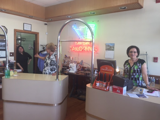 Dry Cleaner «Reichardt Cleaners», reviews and photos, 6300 Kingery Hwy #110, Willowbrook, IL 60527, USA