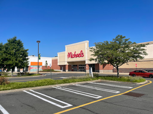 Michaels, 869 U.S. 1, North Brunswick Township, NJ 08902, USA, 