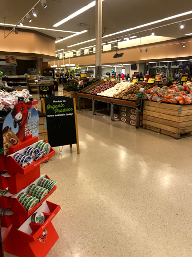 Grocery Store «Jewel-Osco», reviews and photos, 3124 N Lewis Ave, Waukegan, IL 60085, USA