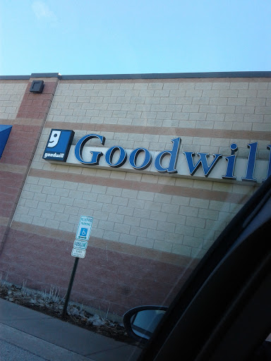 Thrift Store «Goodwill Store & Donation Center», reviews and photos, 543 North Ave, Glendale Heights, IL 60139, USA