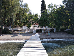 Foto von Katounia 2nd beach und die siedlung