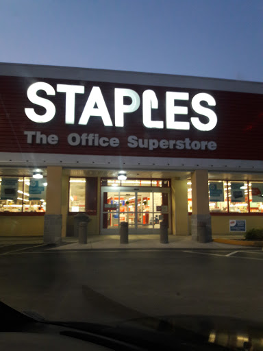 Office Supply Store «Staples», reviews and photos, 101 W Vine St, Kissimmee, FL 34741, USA