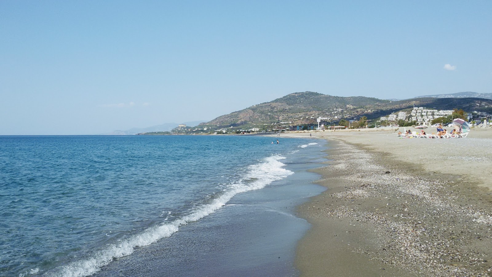 Demirtas beach'in fotoğrafı ve yerleşim