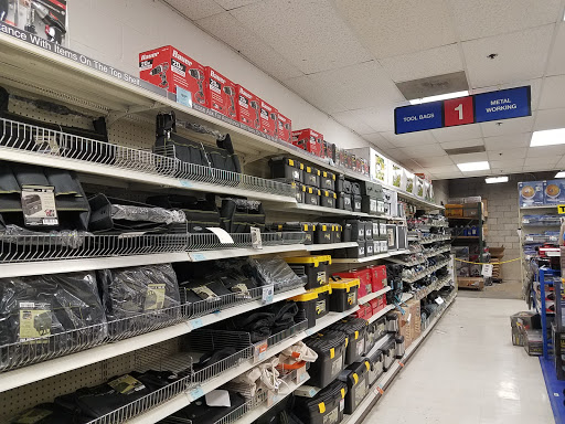 Hardware Store «Harbor Freight Tools», reviews and photos, 940 W Dundee Rd, Arlington Heights, IL 60004, USA