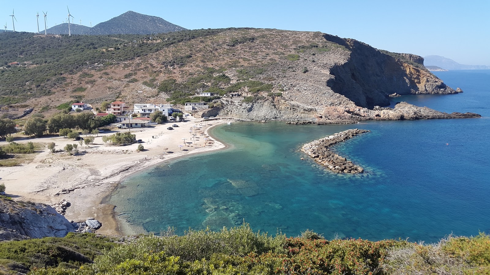 Photo of Zarakes beach and the settlement
