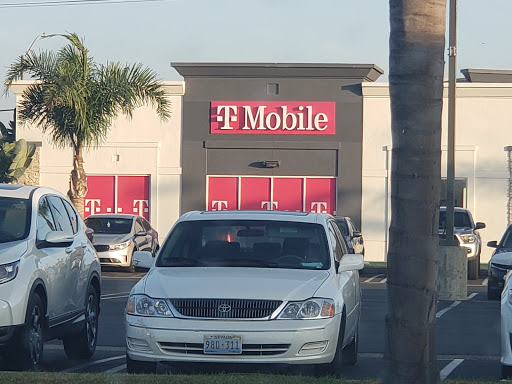 Cell Phone Store «T-Mobile», reviews and photos, 299 E 17th St a, Costa Mesa, CA 92627, USA