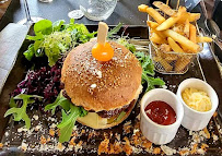 Hamburger du Restaurant français L Escale Restaurant à Marles-les-Mines - n°1