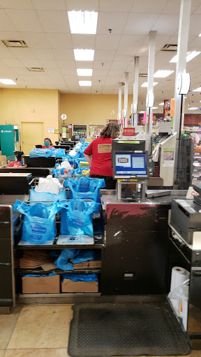 Supermarket «Giant Eagle Supermarket», reviews and photos, 755 S Broadway, Geneva, OH 44041, USA