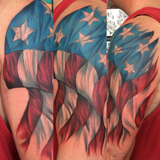 Tattoo Shop «Moth Studio», reviews and photos, 428 W Commercial St, Springfield, MO 65803, USA