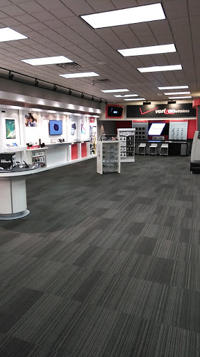 Cell Phone Store «Verizon», reviews and photos, 575 Beal Pkwy NW, Fort Walton Beach, FL 32548, USA