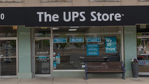 The UPS Store, 2312 Far Hills Ave, Dayton, OH 45419, USA, 