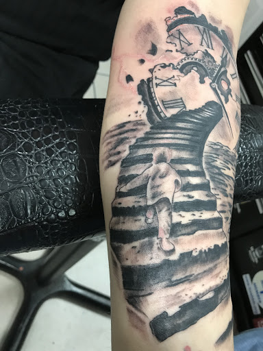 Tattoo Shop «Drastic Tattoo Body Piercing», reviews and photos, 136 Newbury St, Peabody, MA 01960, USA