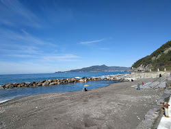 Zdjęcie La spiaggia di Preli a Chiavari z powierzchnią niebieska czysta woda