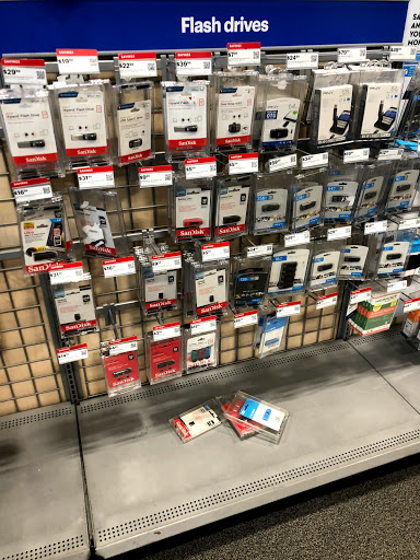 Electronics Store «Best Buy», reviews and photos, 1417 Golden Gate Blvd, Mayfield Heights, OH 44124, USA