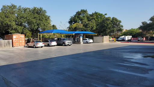 Mr. Sharky's Car Wash - NW620 en Cedar Park