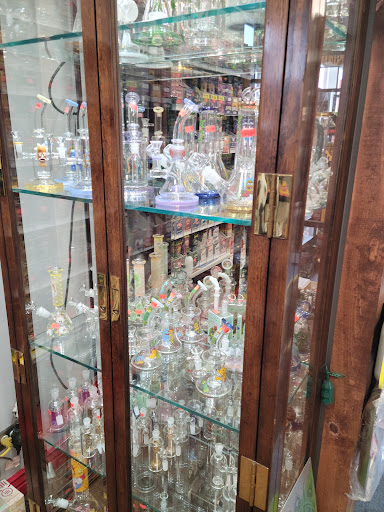 Tobacco Shop «GoodFellas Smoke Shop», reviews and photos, 1007 Caprice Dr, Castle Rock, CO 80109, USA