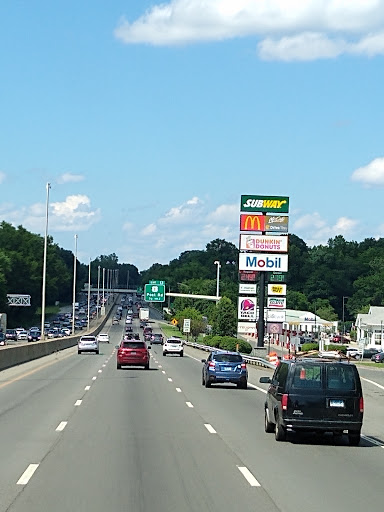 Shopping Mall «Goodwives Shopping Center», reviews and photos, 25 Old Kings Hwy N, Darien, CT 06820, USA