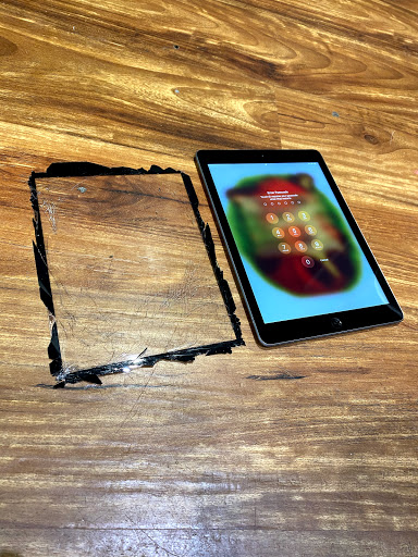 Electronics Repair Shop «Cellfone MD - cell phone repair», reviews and photos, 7637 N Milwaukee Ave, Niles, IL 60714, USA