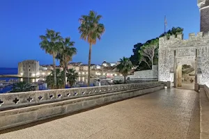 Dubrovnik Language School "Queen Mary" image