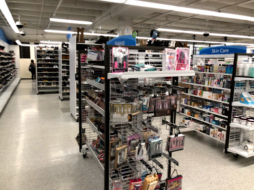 Clothing Store «Ross Dress for Less», reviews and photos, 405 Westlake Center, Daly City, CA 94015, USA