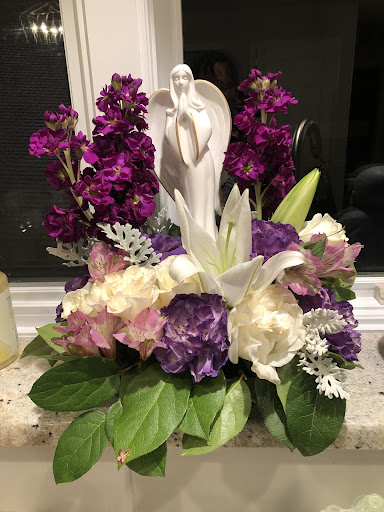 Florist «City Line Florist», reviews and photos, 2978 Nichols Ave, Trumbull, CT 06611, USA