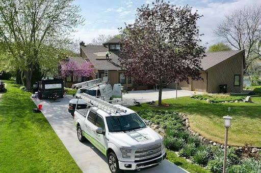 Roofing Contractor «New Edge Improvement Roofing Companies Chicago», reviews and photos, 7151 W Belmont Ave, Chicago, IL 60634, USA