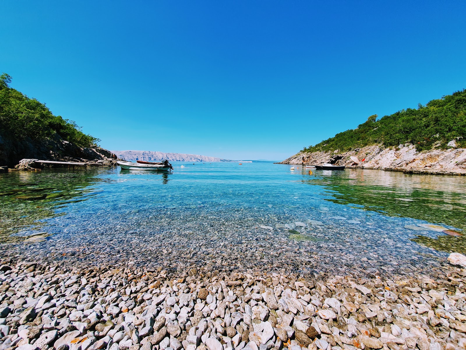 Fotografie cu Senj beach și așezarea