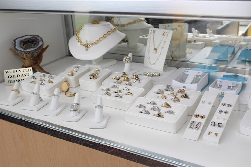 Pawn Shop «Arlington Jewelry & Loan», reviews and photos, 901 W Rand Rd, Arlington Heights, IL 60004, USA
