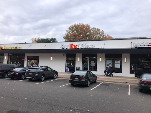 Print Shop «FedEx Office Print & Ship Center», reviews and photos, 348 W Broad St, Falls Church, VA 22046, USA