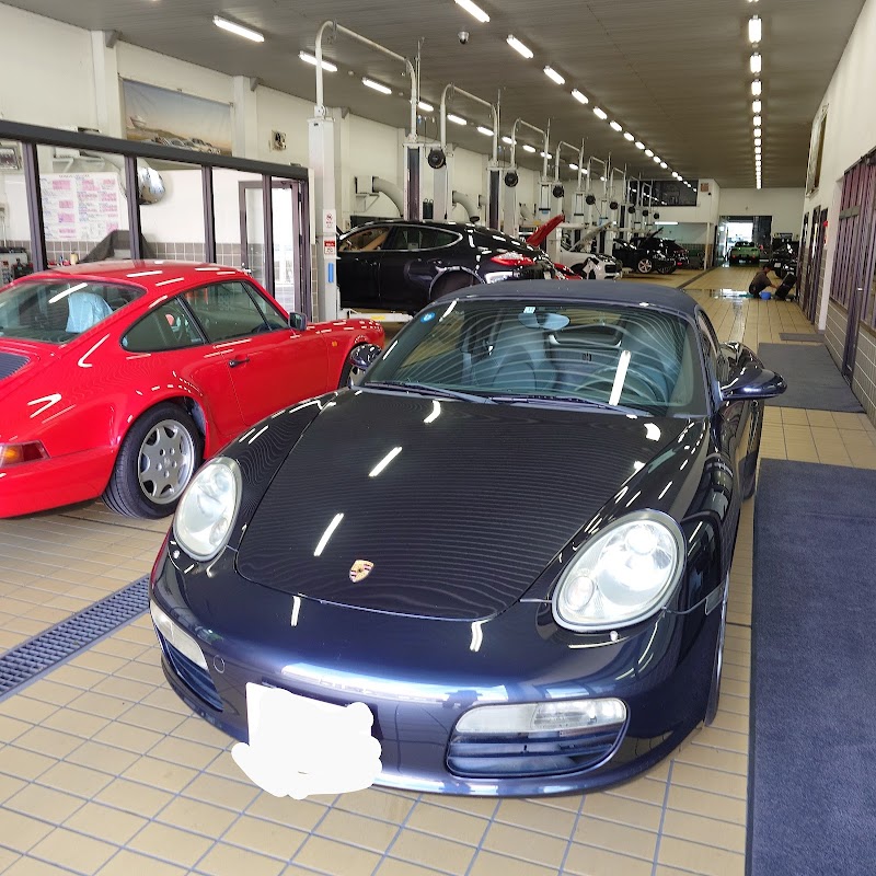Porsche Center Minatomirai Workshop