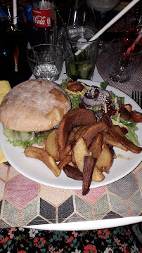 Hamburger végétarien du Restaurant français le bistrot du pont à Chauzon - n°3