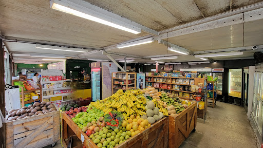 Produce Market «Wayside Fruit & Vegetable», reviews and photos, 10070 SW 57th Ave, Pinecrest, FL 33156, USA