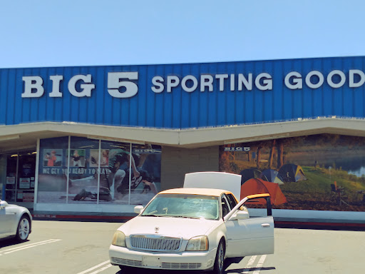 Sporting Goods Store «Big 5 Sporting Goods», reviews and photos, 3420 Arden Way, Sacramento, CA 95825, USA