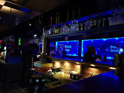 GUTIERREZ long bar - Gutiérrez 453, M5500 Mendoza, Argentina