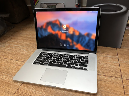 Macbook Việt