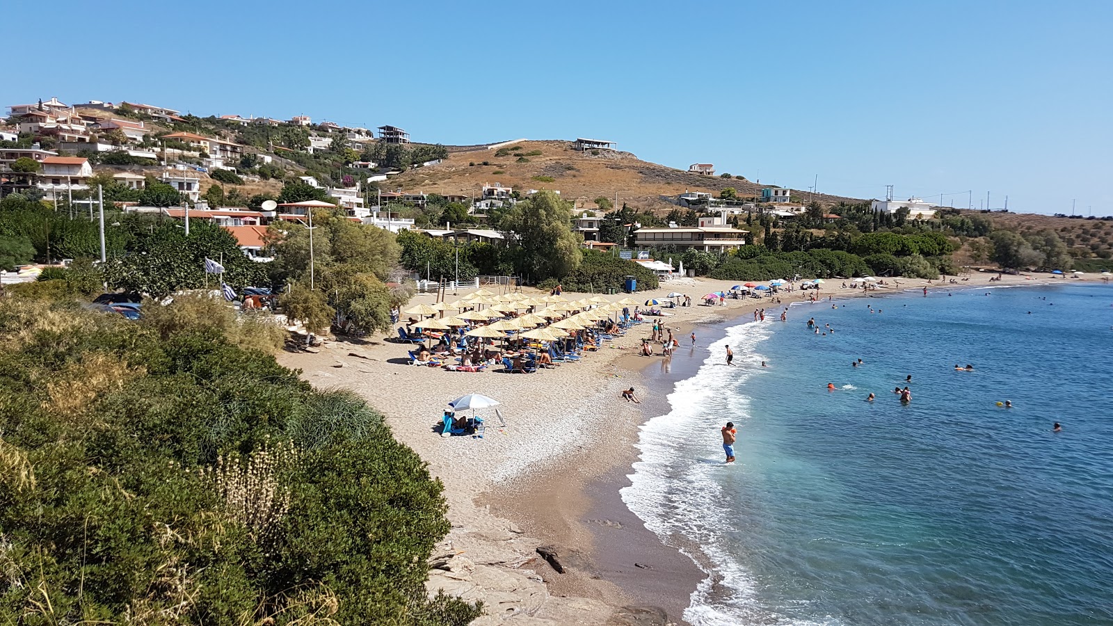 Vromopousi beach'in fotoğrafı parlak kum yüzey ile