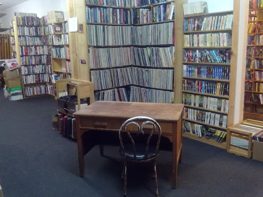 Used Book Store «Lucky Dog Books», reviews and photos, 911 W Jefferson Blvd, Dallas, TX 75208, USA