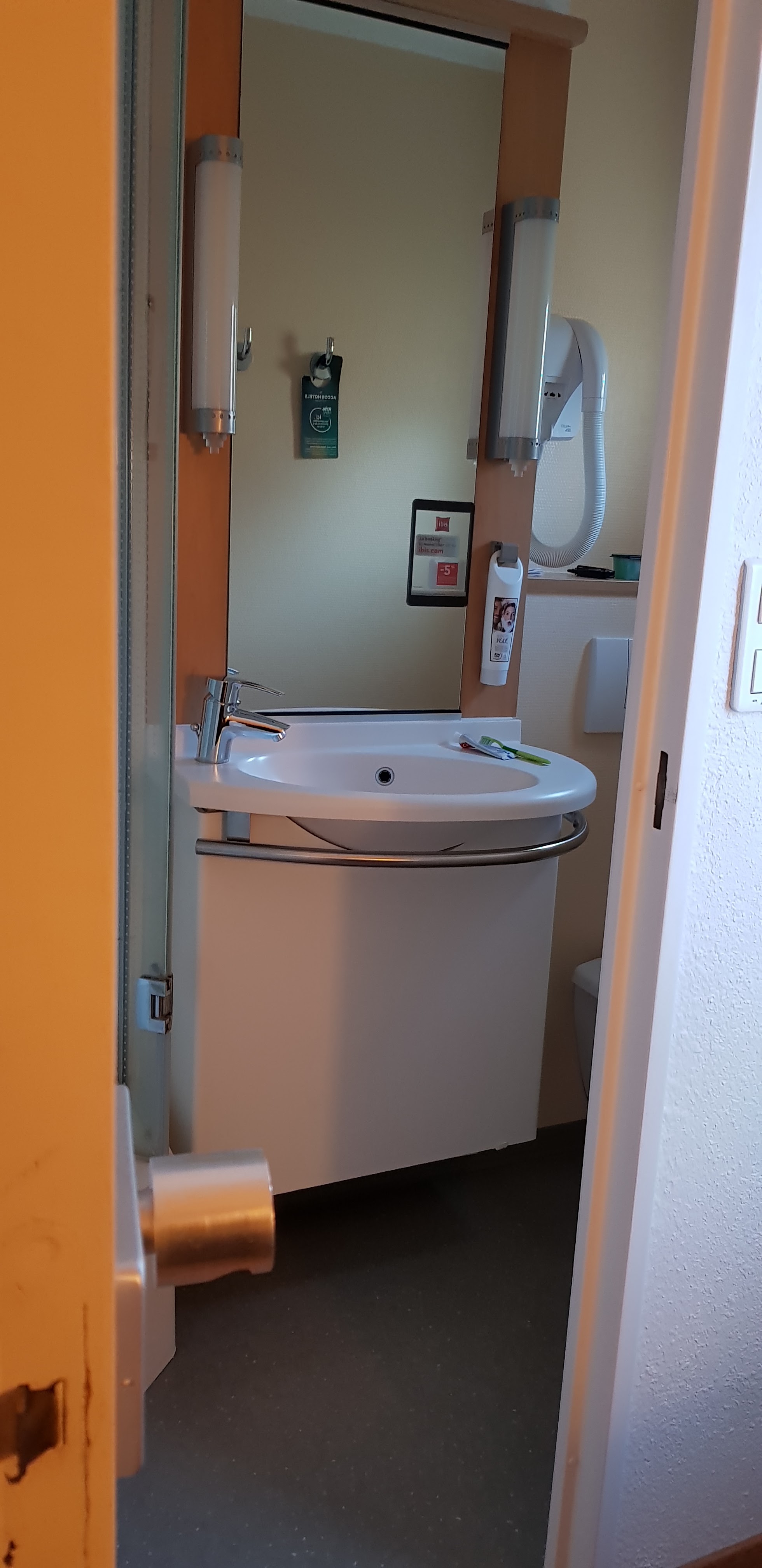 Photo n° 5 de l'avis de Khalif.a fait le 19/03/2018 à 15:52