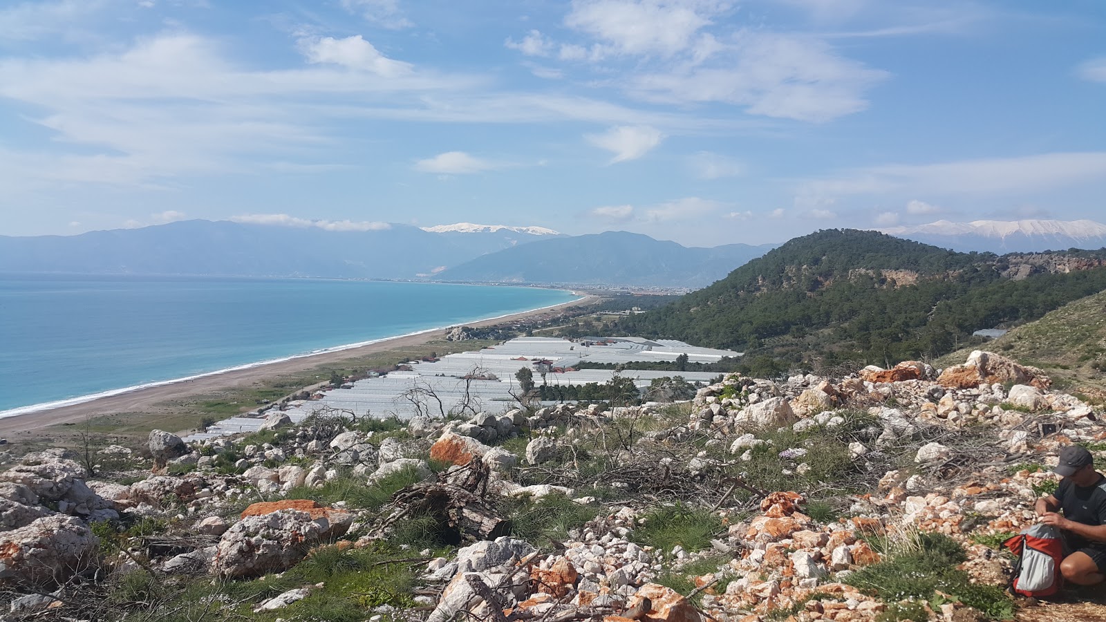 Photo of Mavikent Plaji II backed by cliffs