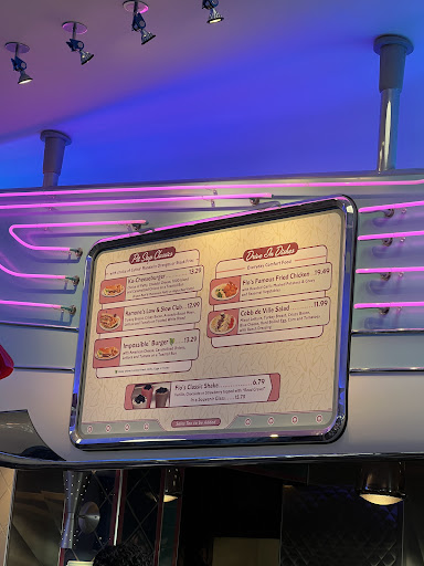 Flo's V8 Cafe