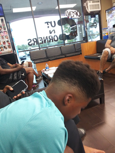 Barber Shop «Cut N Corners Barbershop», reviews and photos, 8901 Pembroke Rd, Pembroke Pines, FL 33025, USA
