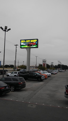 Car Dealer «Ingram Park Chrysler Jeep Dodge RAM», reviews and photos, 7000 NW Loop 410, San Antonio, TX 78238, USA